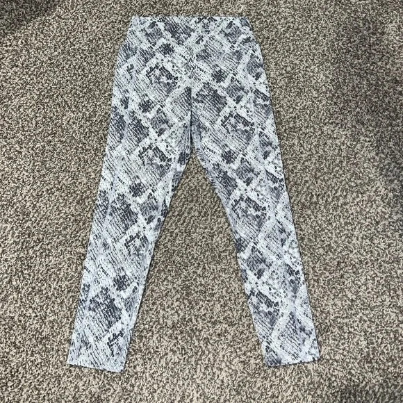 VS PINK Leggings - Picture 2 of 3